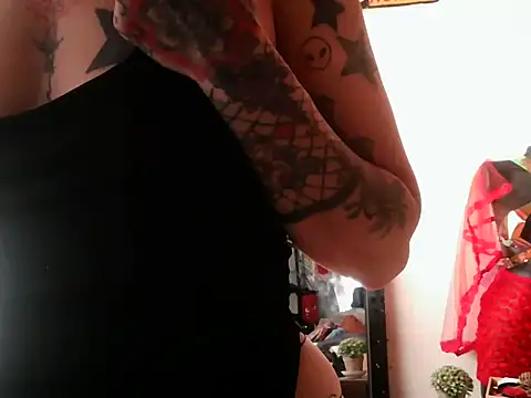 Snapshot of muscle_mommyy chatting on 9, 9, 2025 muscle mommyy online show from 9, 9, 2025