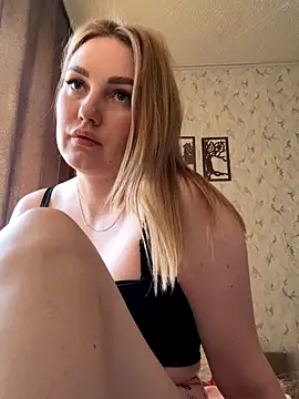 Snapshot of Mirenaina656 chatting on 1, 10, 2025 Mirenaina656 online show from 1, 10, 2025
