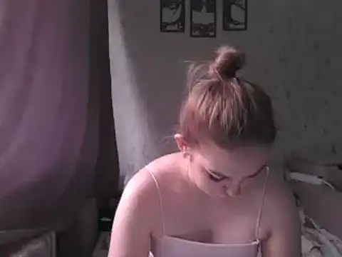 Snapshot of Mirenaina656 chatting on 30, 9, 2025 Mirenaina656 online show from 30, 9, 2025