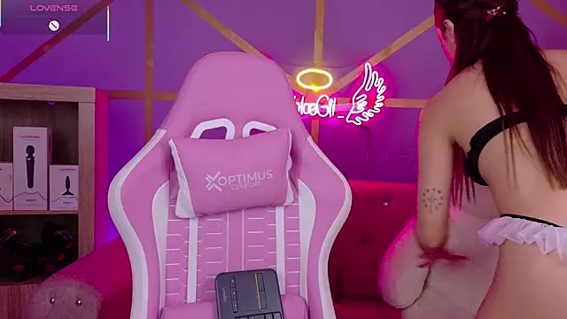 Chloegi   online show from 9, 10, 2025