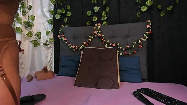 Delilah 85 online show from 21, 3, 2026