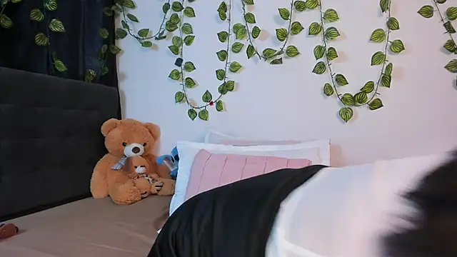 Delilah 85 online show from 6, 10, 2025