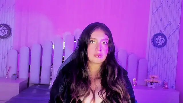 Snapshot of BrithaniKy chatting on 8, 10, 2025 BrithaniKy online show from 8, 10, 2025