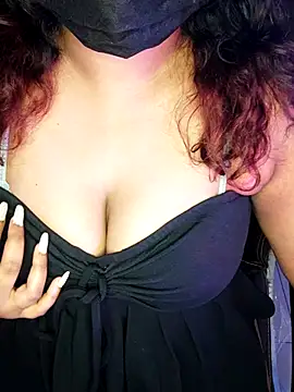 Snapshot of darling_devil chatting on 24, 11, 2025 darling devil online show from 24, 11, 2025