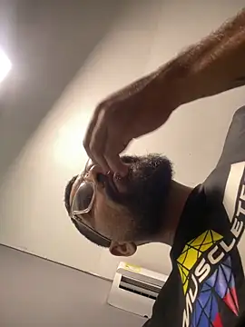 vincentjaxon online show from 2, 4, 2026