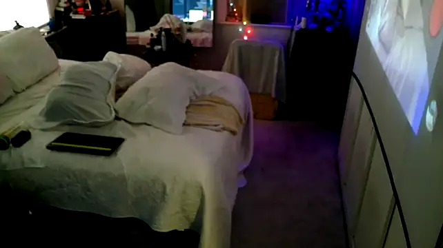 Luv2SuckBWC92 online show from 16, 10, 2025