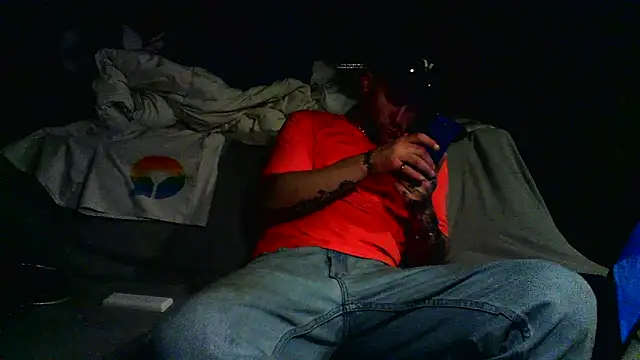 Luv2SuckBWC92 online show from 6, 3, 2026