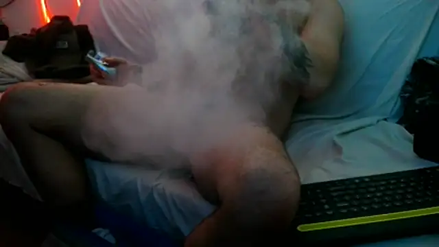 Luv2SuckBWC92 online show from 21, 10, 2025