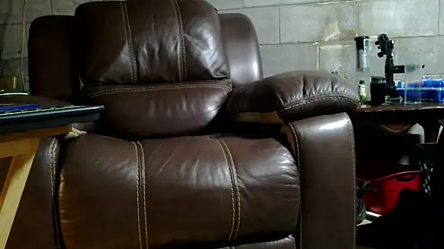 Luv2SuckBWC92 online show from 20, 12, 2025