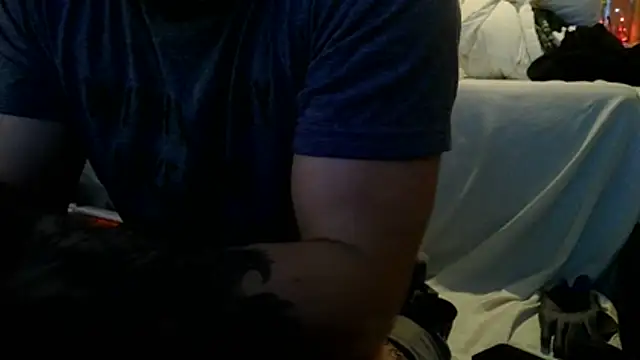 Luv2SuckBWC92 online show from 24, 10, 2025