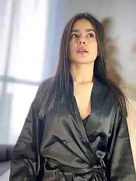 Sofi Leal online show from 7, 11, 2025