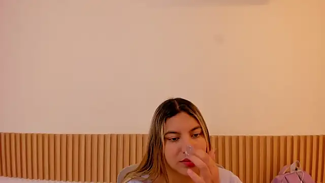 Snapshot of OliviaSweett chatting on 18, 6, 2026 OliviaSweett online show from 18, 6, 2026