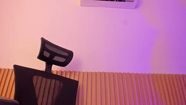 OliviaSweett online show from 7, 11, 2025