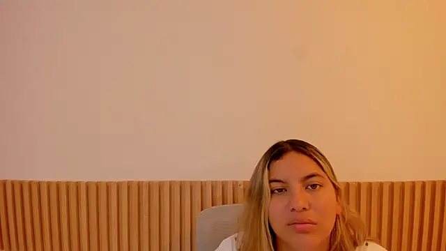 Snapshot of OliviaSweett chatting on 27, 5, 2026 OliviaSweett online show from 27, 5, 2026