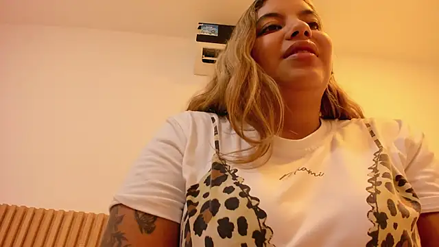 Snapshot of OliviaSweett chatting on 4, 6, 2026 OliviaSweett online show from 4, 6, 2026