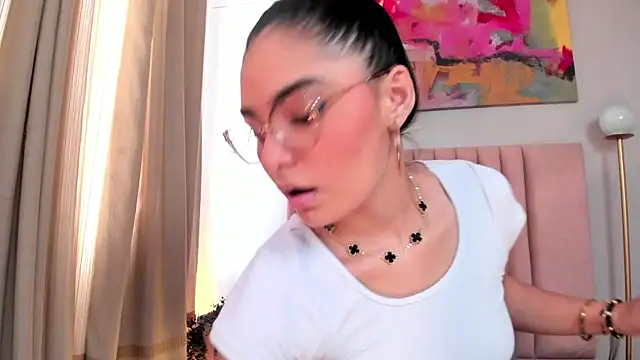 LunaAspen  online show from 15, 4, 2026