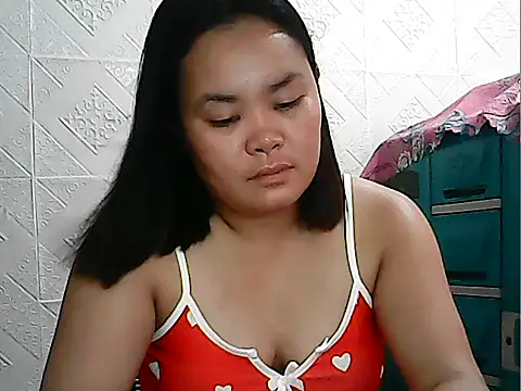 CreamyPussy4uxx online show from 22, 4, 2026