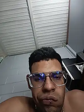 Bigtiti01 online show from 23, 12, 2025