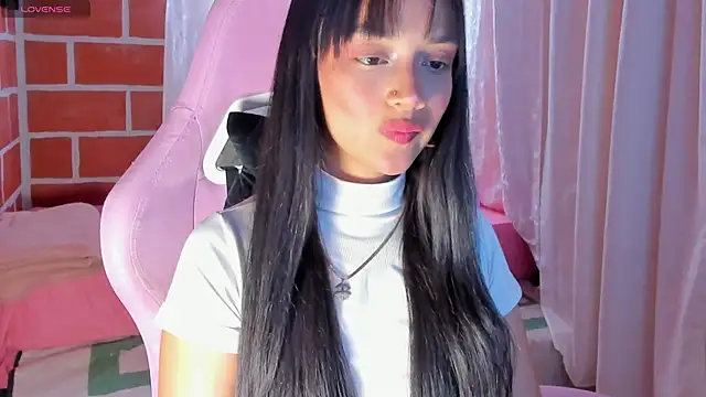 Snapshot of MelanyOconner chatting on 20, 10, 2025 MelanyOconner online show from 20, 10, 2025