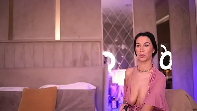 FrancescaDante online show from 5, 2, 2026