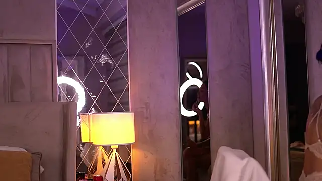 FrancescaDante online show from 7, 2, 2026