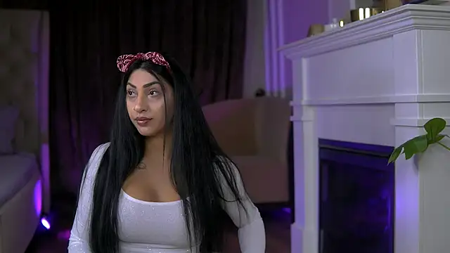 EmaHallee online show from 9, 3, 2026