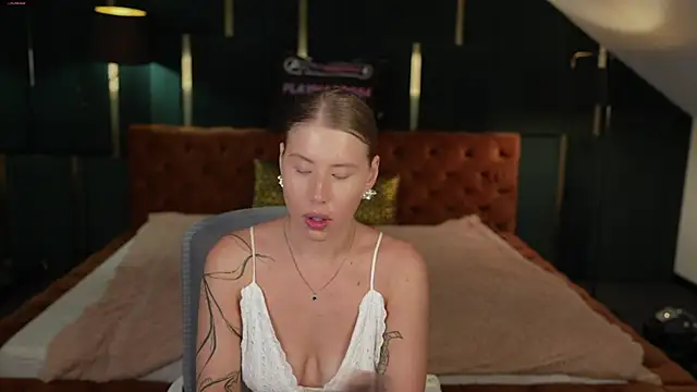 BadAfina online show from 19, 9, 2025