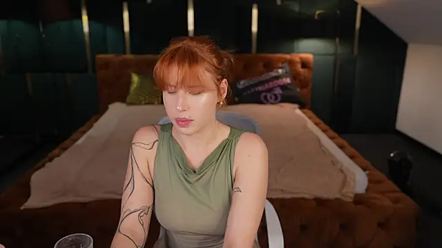 BadAfina online show from 30, 10, 2025