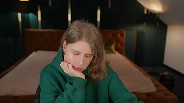 BadAfina online show from 9, 10, 2025