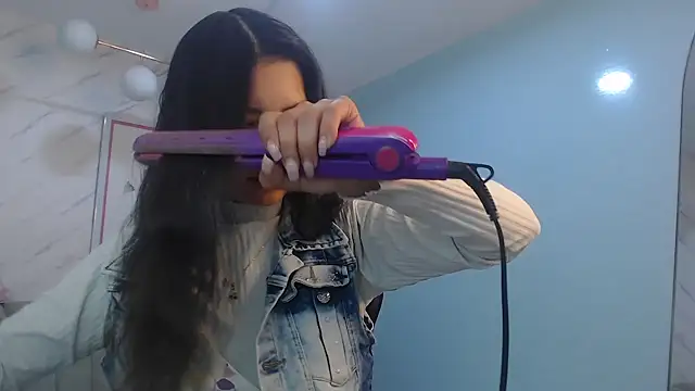 victoria hernandez t  online show from 14, 4, 2026