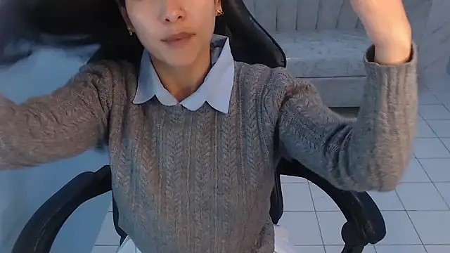 victoria hernandez t  online show from 2, 4, 2026