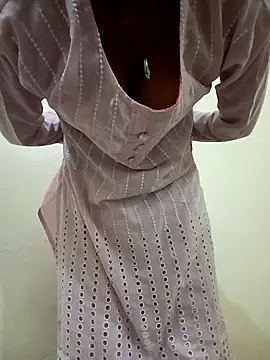 Snapshot of Alia-00 chatting on 6, 11, 2025 Alia-00 online show from 6, 11, 2025