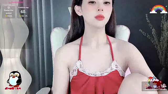 Snapshot of Aline_690 chatting on 19, 9, 2025 Aline 690 online show from 19, 9, 2025