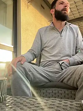 Michel huge online show from 8, 4, 2026