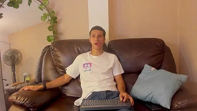 Snapshot of Marcus_Jeron chatting on 17, 7, 2026 Marcus Jeron online show from 17, 7, 2026