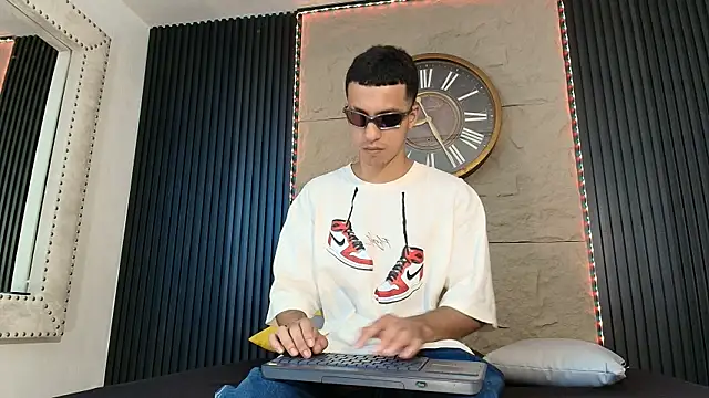 Snapshot of Marcus_Jeron chatting on 10, 5, 2026 Marcus Jeron online show from 10, 5, 2026