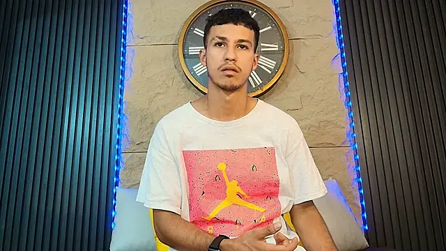 Snapshot of Marcus_Jeron chatting on 8, 5, 2026 Marcus Jeron online show from 8, 5, 2026