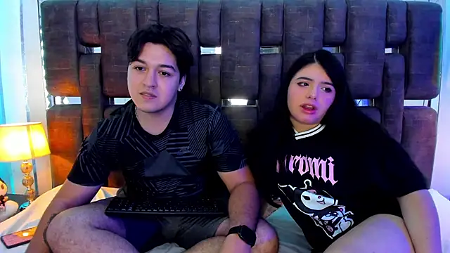 EmilyANDrew  online show from 7, 11, 2025