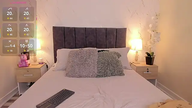 Camila Bustamante online show from 1, 12, 2025