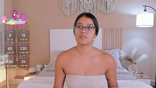 Snapshot of Camila_Bustamante chatting on 4, 6, 2026 Camila Bustamante online show from 4, 6, 2026