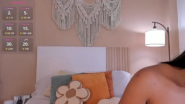 Snapshot of Camila_Bustamante chatting on 17, 5, 2026 Camila Bustamante online show from 17, 5, 2026