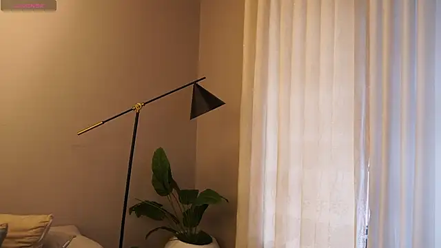 Thiago Valente online show from 5, 11, 2025