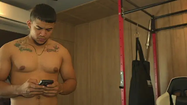 Snapshot of Thiago_Valente chatting on 24, 7, 2026 Thiago Valente online show from 24, 7, 2026