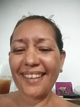 Snapshot of marinita13 chatting on 11, 10, 2025 marinita13 online show from 11, 10, 2025