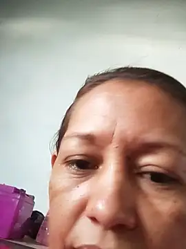 Snapshot of marinita13 chatting on 8, 10, 2025 marinita13 online show from 8, 10, 2025