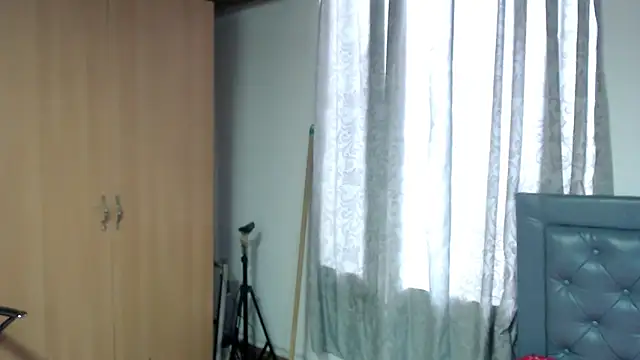 sarah aguilar online show from 14, 4, 2026