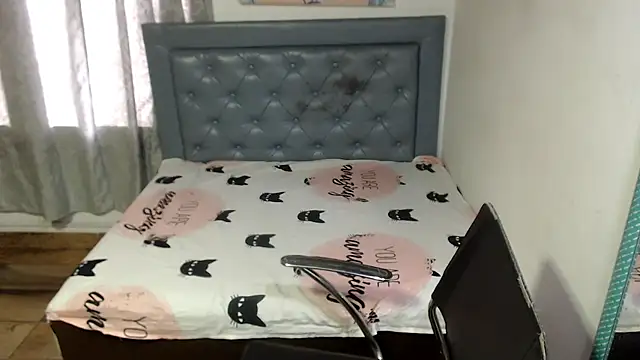 sarah aguilar online show from 30, 3, 2026