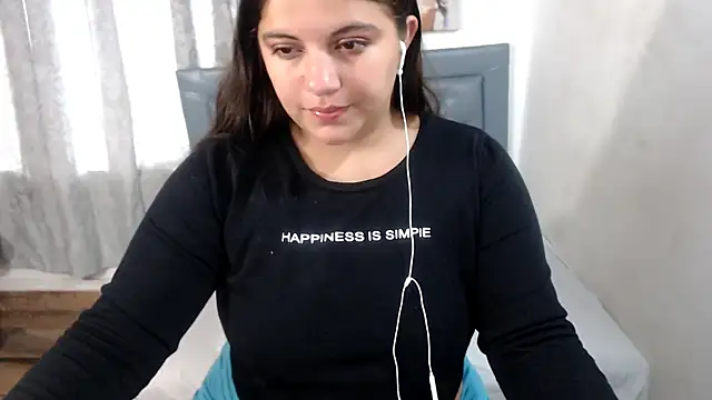 Snapshot of sarah_aguilar chatting on 4, 6, 2026 sarah aguilar online show from 4, 6, 2026