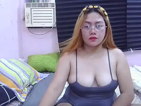 WildPussy4uxx online show from 14, 2, 2026