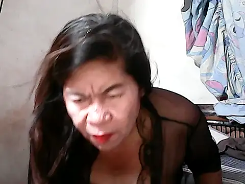 Hottestsexxy Elynnn online show from 26, 3, 2026